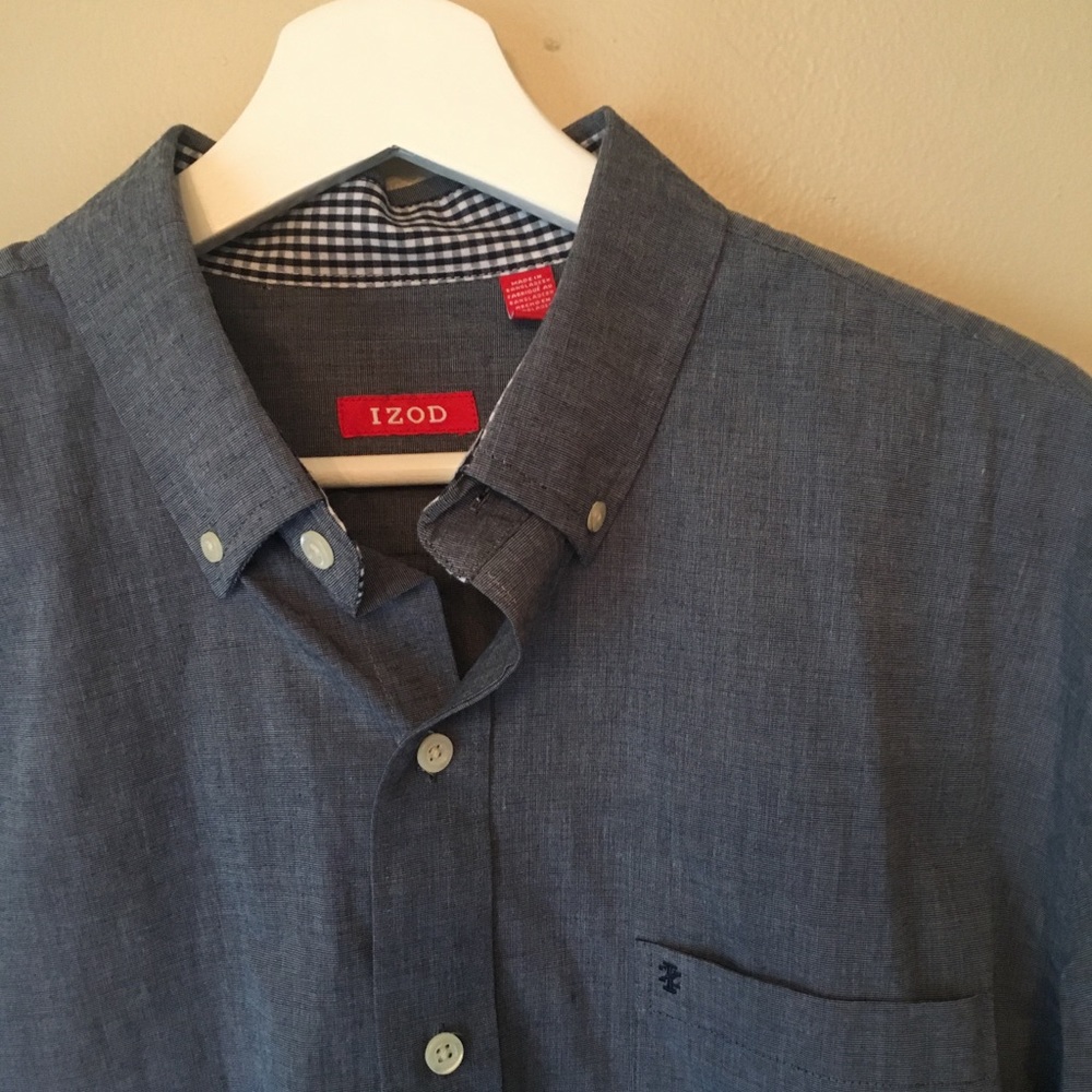 Men’s Izod Button Up - Picture 2 of 5
